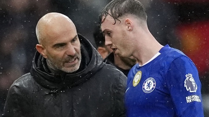 Cole Palmer của Chelsea bị gãy ngón chân trong tai nạn tại nhà