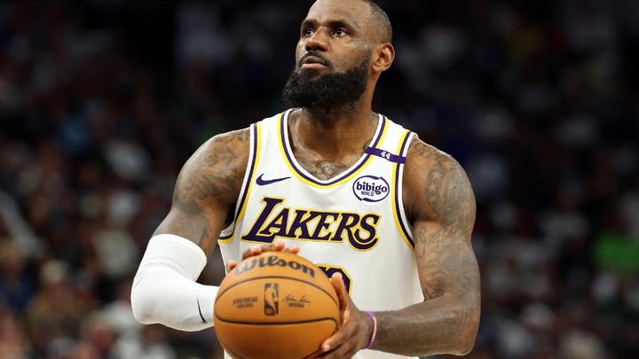 HLV JJ Redick tiết lộ thời lượng thi đấu của LeBron James sau khi tái xuất hậu chấn thương
