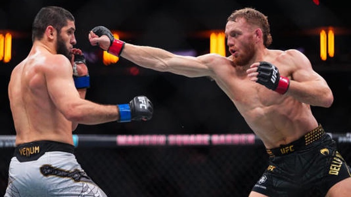 Dricus du Plessis chỉ ra điều Jack Della Maddalena “phải làm” ở trận thua Islam Makhachev