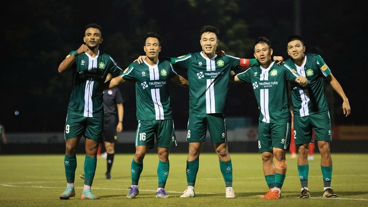 Khi Công Phượng vẫn làm “khán giả”, Minh Vương tỏa sáng rực rỡ