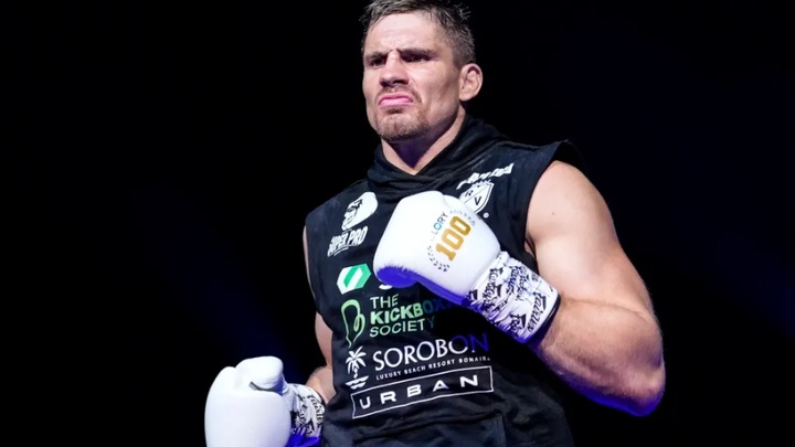 Rico Verhoeven trả đai GLORY Kickboxing: Không phải giải nghệ?