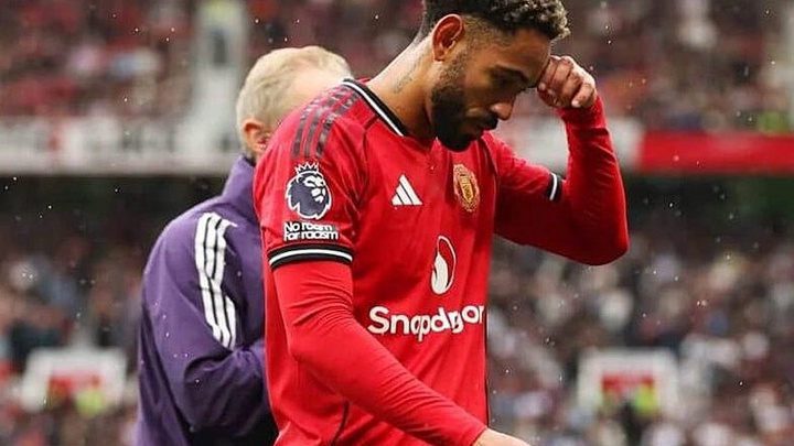 Man United vã mồ hôi lo lắng vì Cunha sau khi Sesko "nhập viện"