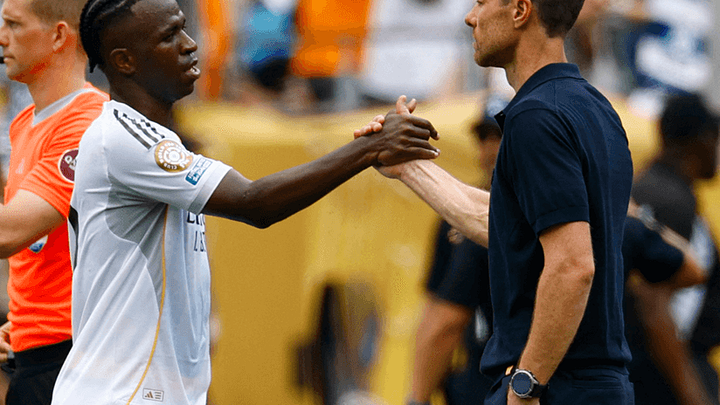 Vinicius Jr hành động sốc về việc gia hạn hợp đồng với Real