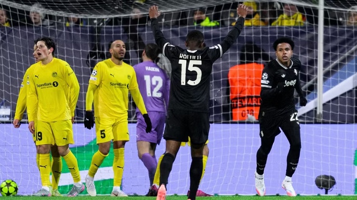 Juventus giành chiến thắng đầu tiên ở Champions League nhờ bàn thắng phút bù giờ