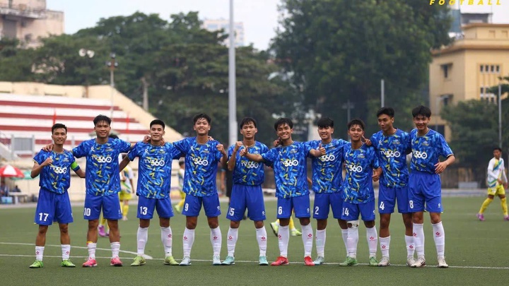 Tinh thần “thép” của ĐH Huế: Bước qua giá lạnh Hà Nội, viết tiếp giấc mơ chung kết NUC 2025