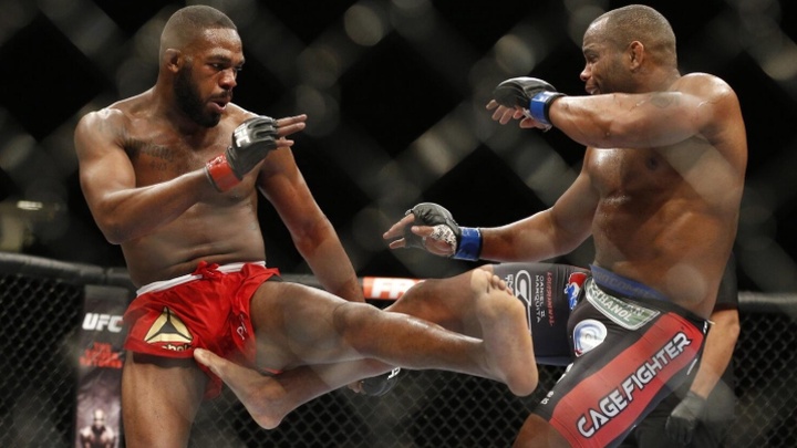 Jon Jones muốn đánh trận 3 với Daniel Cormier với mục đích từ thiện