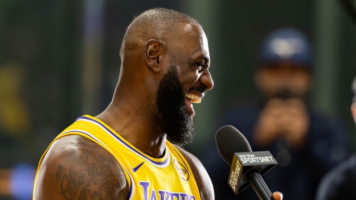 Tương lai LeBron James: Mùa giải cuối cùng hay một chuyến "Farewell Tour" vào năm sau?