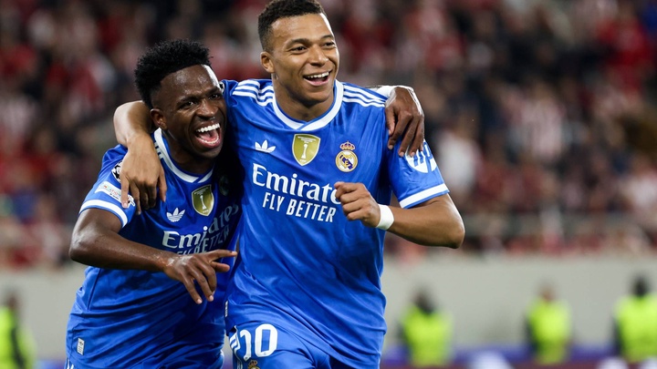Real Madrid thắng nghẹt thở ở Champions League với 4 bàn của Mbappe