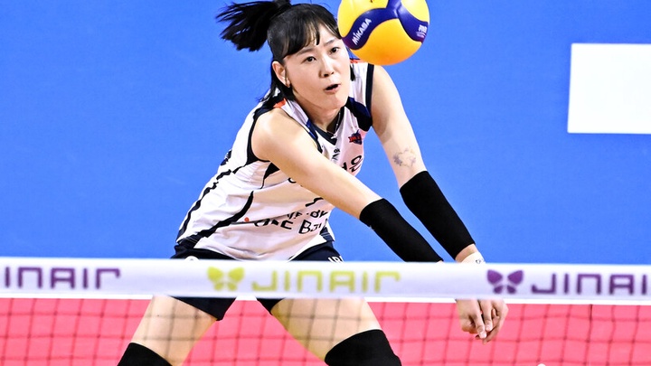 Im Myeong-ok cùng IBK chấm dứt chuỗi thua, tri ân huấn luyện viên Kim Ho-chul