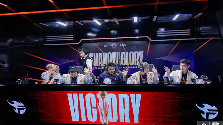 Kết quả AIC 2025 ngày 27/11: Team Flash gây địa chấn, FULL SENSE thị uy sức mạnh