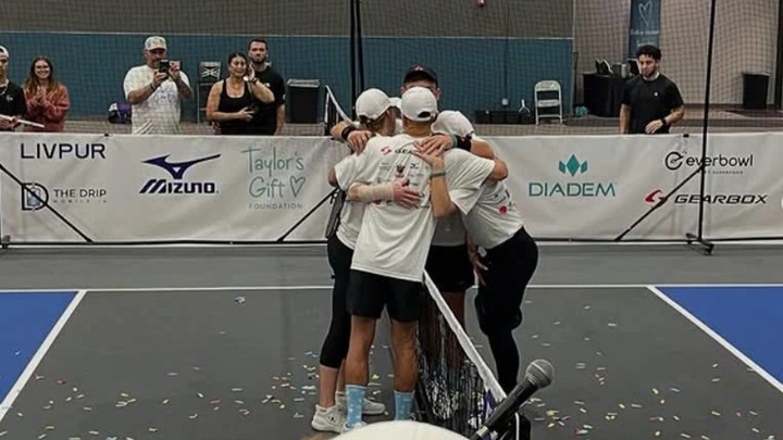 Pickle Breakers nỗ lực phá kỷ lục Guinness về số giờ chơi pickleball lần 2