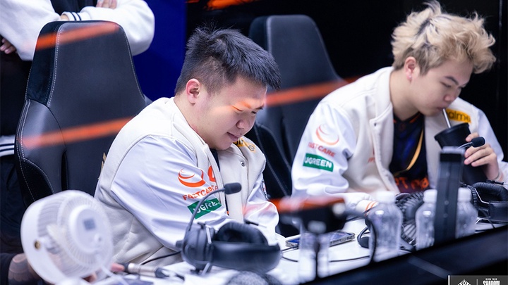 Kết quả AIC 2025 hôm nay 30/11: Team Flash bị loại