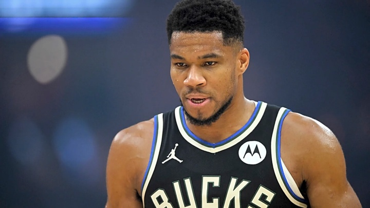 Giannis Antetokounmpo thất vọng tột độ sau chuỗi 7 trận thua: "Đây không phải show diễn một người"