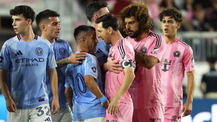 Lý do Messi nóng mặt với cầu thủ đối phương trong trận chung kết MLS miền Đông