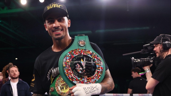 Ben Whittaker hủy diệt đối thủ ngay hiệp 1, giành đai và khép lại năm 2025 bùng nổ