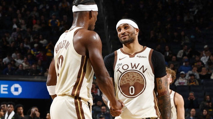 Chuyện hậu trường Warriors: Jimmy Butler đang âm thầm giúp đồng đội tiến bộ như thế nào?