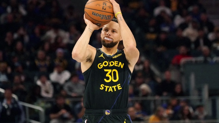 HLV trưởng Steve Kerr xác nhận khả năng ra sân của Stephen Curry