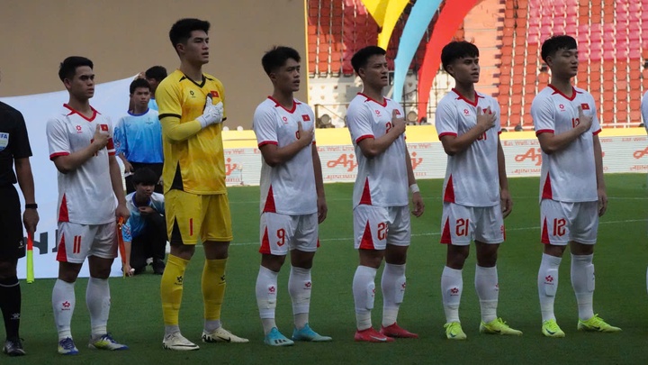 SEA Games 2025: Sự cố khi cử hành quốc ca kiến tuyển Việt Nam và Lào phải hát chay