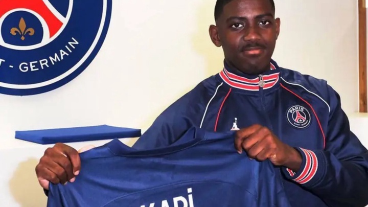 Một tài năng trẻ của PSG được chào đón cách đây 2 năm đã biến mất khỏi bóng đá