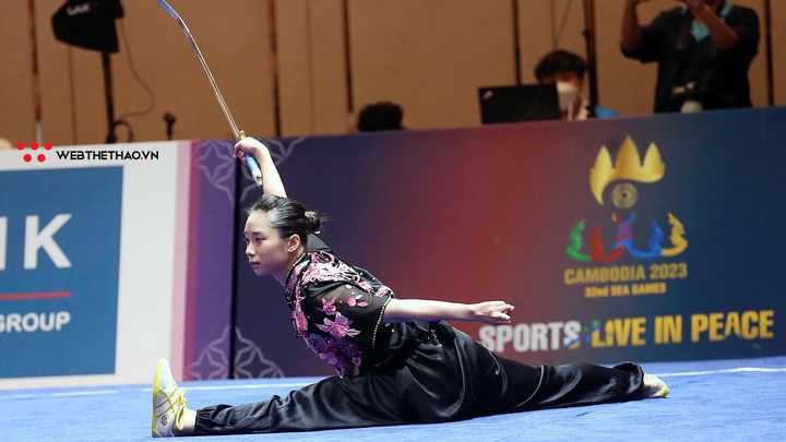 Profile VĐV Dương Thúy Vi môn Wushu