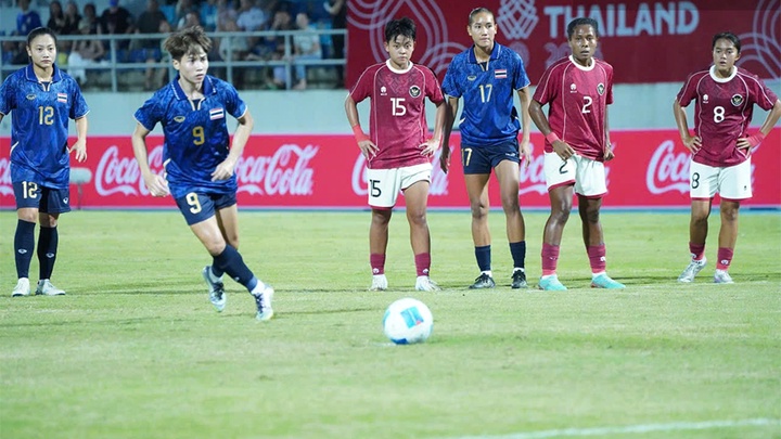 ĐT nữ Thái Lan đè bẹp Indonesia 8-0 ngày ra quân bóng đá nữ SEA Games 33