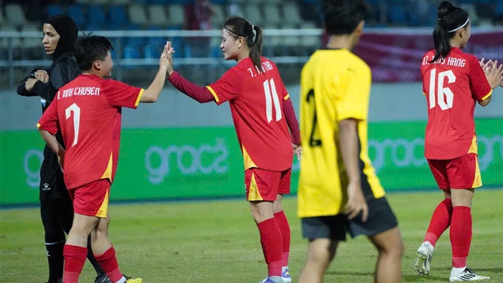 Thái Thị Thảo lập hat-trick, bóng đá nữ Việt Nam hủy diệt Malaysia 7-0 ngày ra quân SEA Games 33