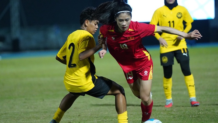 Hotgirl Thanh Nhã bất lực “xé lưới” nữ Malaysia