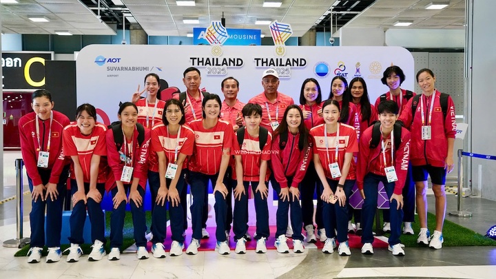 Đội tuyển bóng chuyền nữ Việt Nam đặt chân tới Thái Lan, sẵn sàng chinh phục SEA Games 33