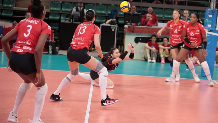 Mulhouse tiếp tục giữ mạch bất bại — Vandoeuvre Nancy bám sát ngôi đầu