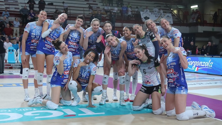 Novara khẳng định đẳng cấp với chiến thắng kéo dài 4 set trước Monviso