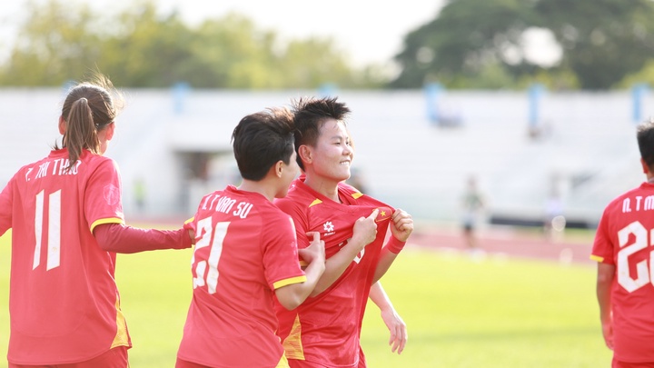 Bích Thuỳ và Hải Yến lập cú đúp, nữ Việt Nam lọt vào chung kết SEA Games