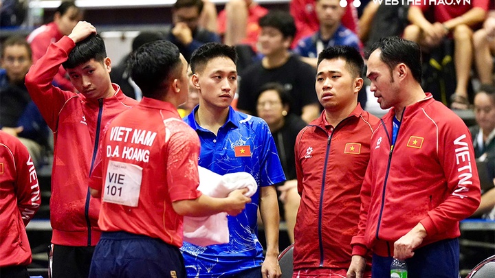 Singapore đánh bại Việt Nam kịch tính trong chung kết bóng bàn đồng đội nam SEA Games 33