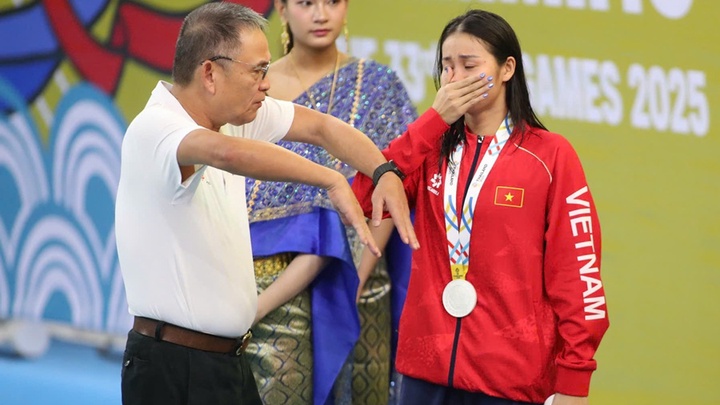 Kình ngư Mỹ Tiên lên tiếng sau khoảnh khắc bật khóc trên bục nhận HCB SEA Games 33