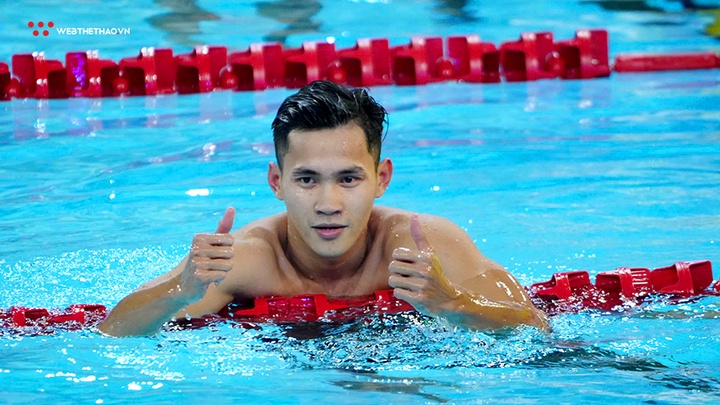 Phạm Thành Bảo hoàn tất cú đúp Vàng bơi ếch SEA Games 33