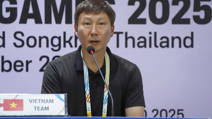 HLV Kim Sang-sik sau chiến thắng của U22 Việt Nam: Tôi muốn dành cho các cầu thủ 100 điểm"