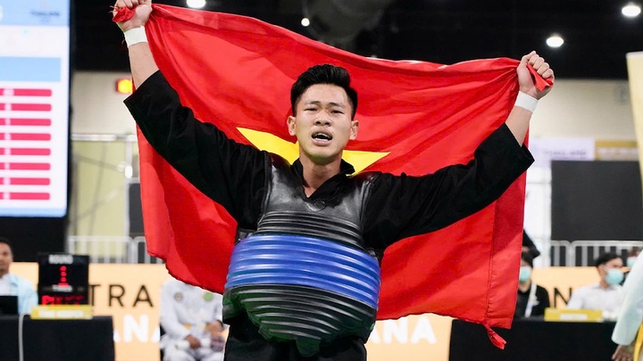 Vietcontent thưởng nóng Nguyễn Tấn Sang sau tấm HCV Pencak Silat đầy quả cảm