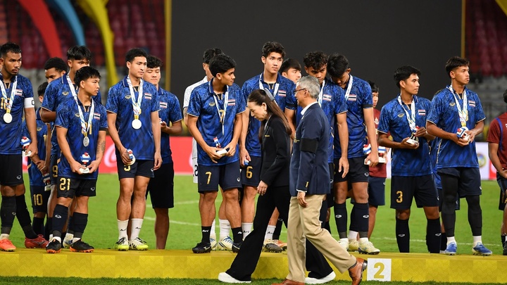 Madam Pang chỉ nói 3 từ sau khi U22 Thái Lan thua Việt Nam ở chung kết SEA Games