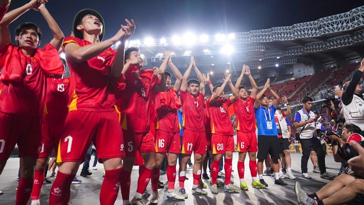 U22 Việt Nam giành HCV SEA Games, chỉ nghỉ 4 ngày đã vào guồng mới
