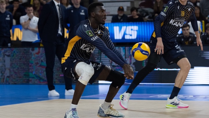 Keita tỏa sáng, Verona giành chiến thắng sân khách ấn tượng tại vòng 12 Serie A