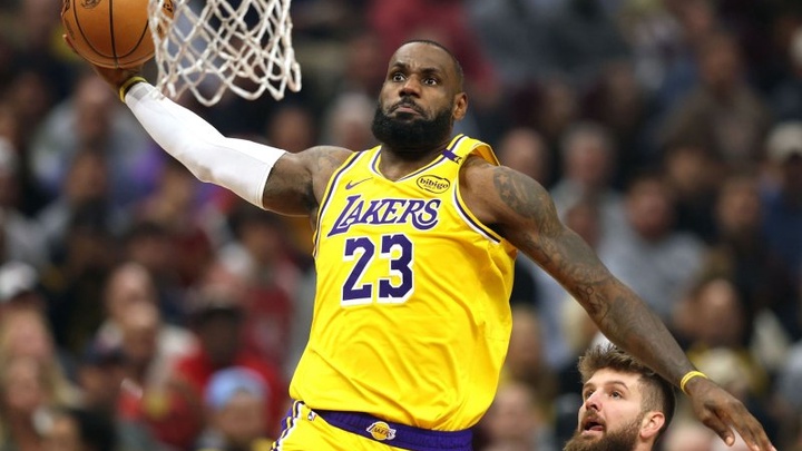 LeBron James nói gì sau khi đứt mạch 1.297 trận kỷ lục ghi điểm vô tiền khoáng hậu của NBA?