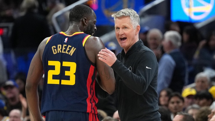 Steve Kerr thừa nhận lỗi trong vụ cãi vã với Draymond Green: "Đó không phải là khoảnh khắc đẹp nhất của tôi"