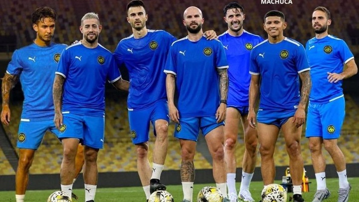 Lãnh đạo FAM bị kêu gọi từ chức tập thể vì lợi ích bóng đá Malaysia