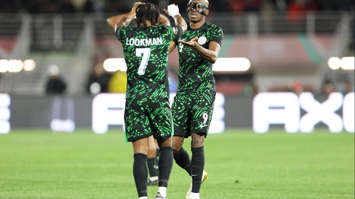 Kết quả Cúp châu Phi: Osimhen dành tặng một bàn thắng cho trọng tài biên