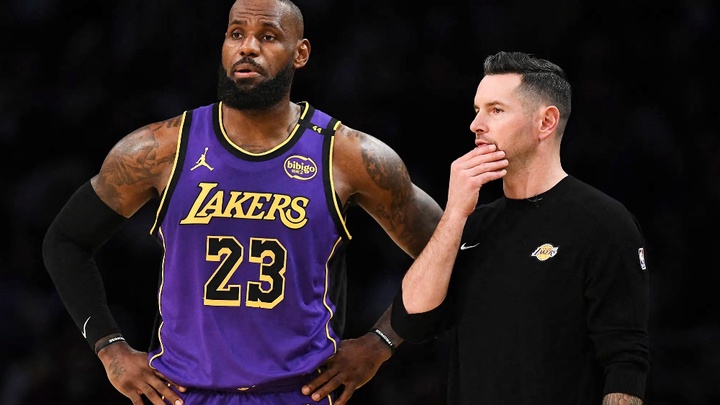 Los Angeles Lakers họp khẩn sau chuỗi thua: JJ Redick kêu gọi "hiệu chỉnh", Austin Reaves nghỉ 4 tuần