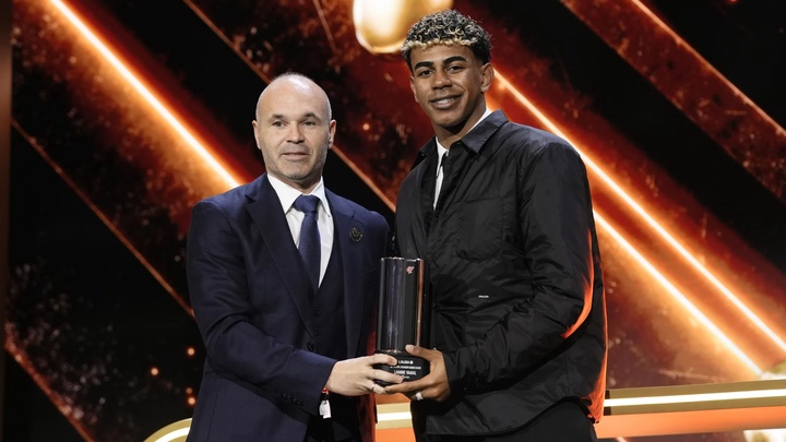 Lamine Yamal lập hat-trick tại lễ trao giải Globe Soccer Awards