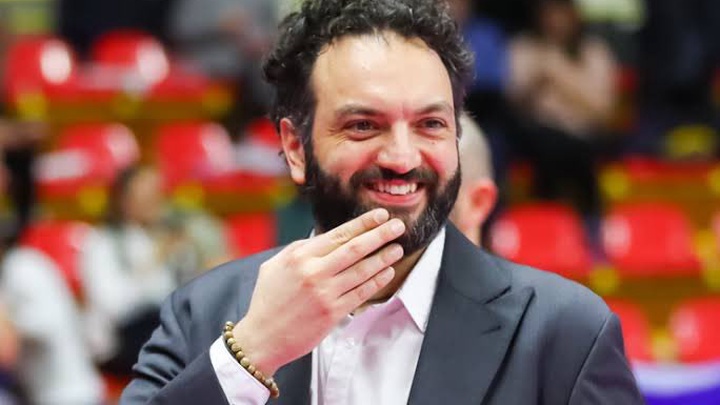 Fenerbahçe Opet gia hạn hợp đồng với HLV Stefano Lavarini