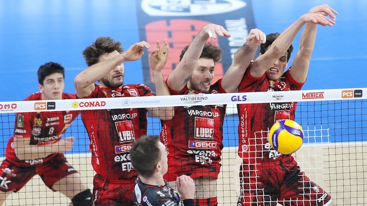 Lube Altalenante gục ngã 1-3 trên đất Umbria, chia tay Coppa Italia SuperLega