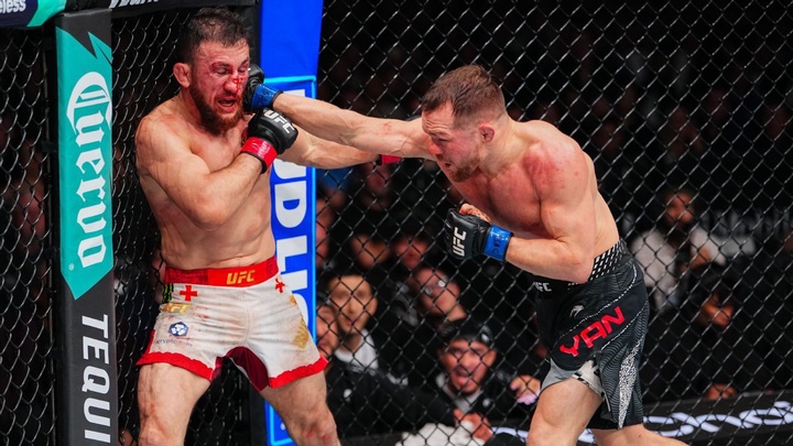 Michael Bisping khuyên Merab Dvalishvili tạm nghỉ đấu sau UFC 323