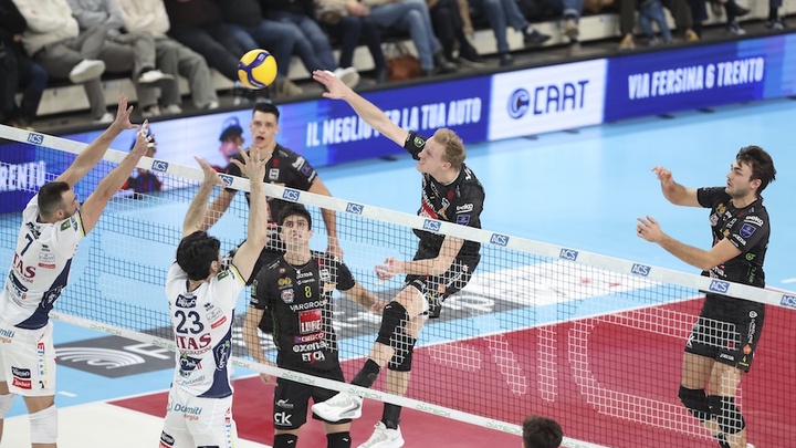 Piacenza và Trento giành chiến thắng ở lượt trận mở màn vòng 14 SuperLega Italia
