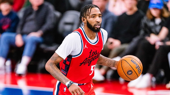 Tin chấn thương LA Clippers: Đang bay cao, Derrick Jones Jr. nghỉ 6 tuần vì bong gân đầu gối